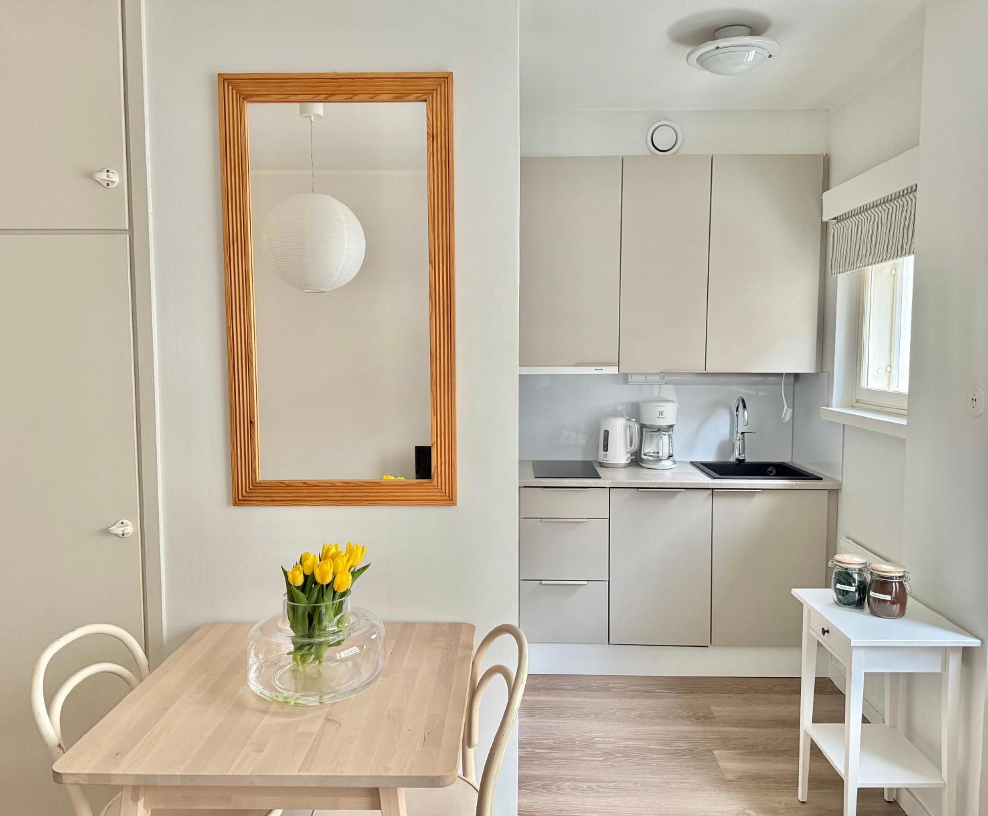 Just Renovated Stylish Nordic Studio By Tram Stop Helsingfors Exteriör bild